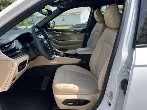 Bright White Clearcoat 2023 Jeep Grand Cherokee 4xe Base