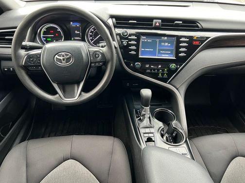 Ruby Flare Pearl 2018 Toyota Camry Hybrid LE