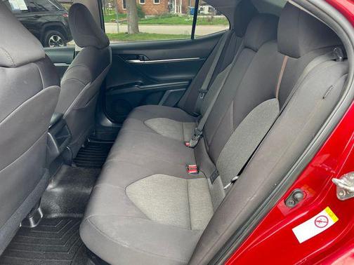 Ruby Flare Pearl 2018 Toyota Camry Hybrid LE