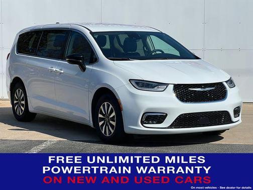 2024 Chrysler Pacifica Hybrid Select