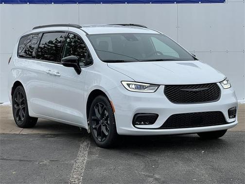 2026 Chrysler Pacifica L