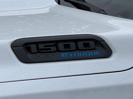Bright White Clearcoat 2023 RAM 1500 Big Horn/Lone Star