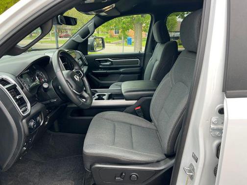 Bright White Clearcoat 2023 RAM 1500 Big Horn/Lone Star