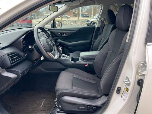 Crystal White Pearl 2024 Subaru Outback Premium