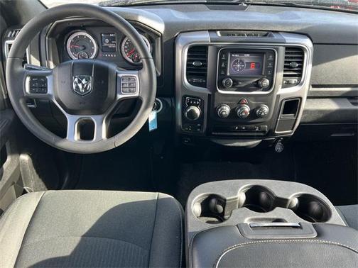 2024 RAM 1500 Classic Warlock Crew Cab 4x4 5'7' Box