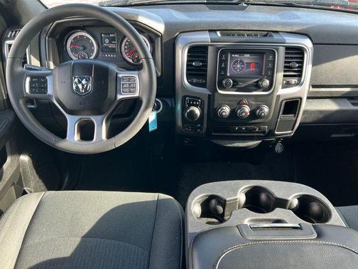 2024 RAM 1500 Classic Warlock Crew Cab 4x4 5'7' Box