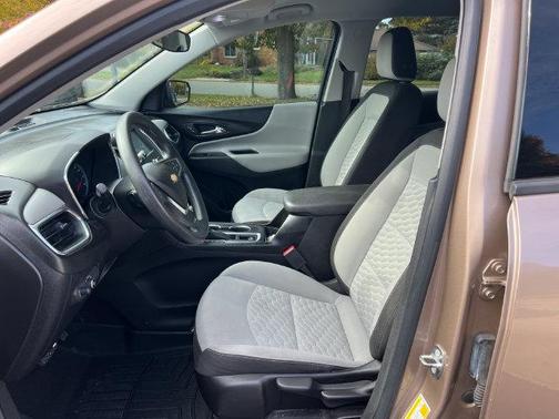 Sandy Ridge Metallic 2018 Chevrolet Equinox LS