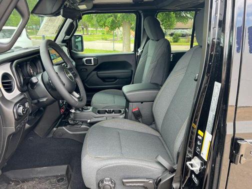 Black Clearcoat 2026 Jeep Gladiator Willys 4x4