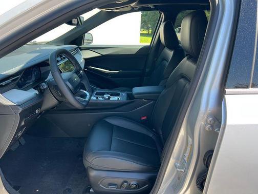 Silver Zynith Clearcoat 2026 Jeep Cherokee Limited
