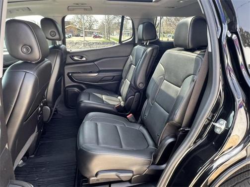 2022 GMC Acadia AWD SLT