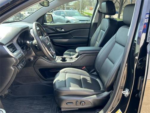 2022 GMC Acadia AWD SLT