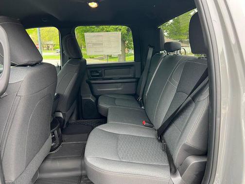 Ceramic Gray Clearcoat 2026 RAM 2500 Warlock Crew Cab 4x4 6'4' Box