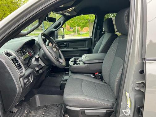 Ceramic Gray Clearcoat 2026 RAM 2500 Warlock Crew Cab 4x4 6'4' Box