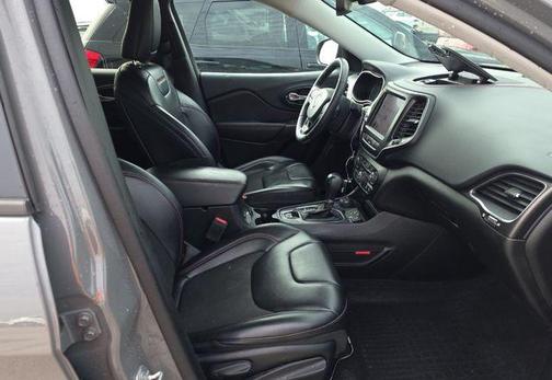 Sting-Gray Clearcoat 2023 Jeep Cherokee Trailhawk