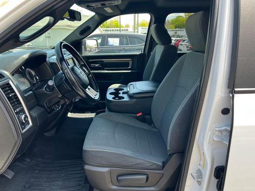Bright White Clearcoat 2022 RAM 1500 Classic SLT