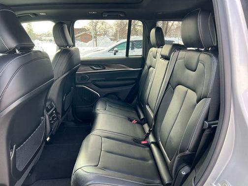 Silver Zynith 2026 Jeep Grand Cherokee Limited