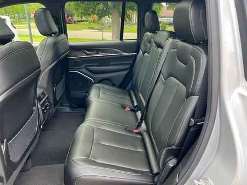 Silver Zynith 2026 Jeep Grand Cherokee Limited