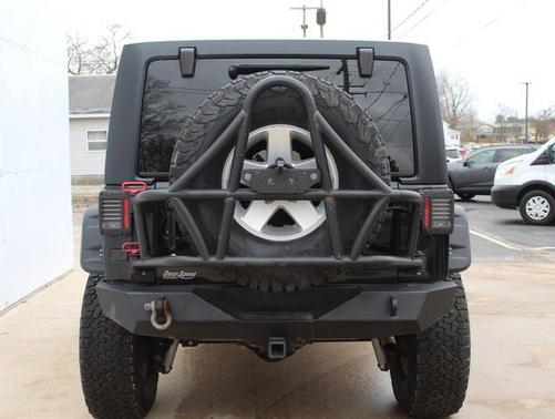 Photo 4 of 25 of 2015 Jeep Wrangler Unlimited Sport