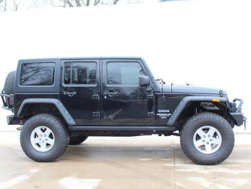 Photo 2 of 25 of 2015 Jeep Wrangler Unlimited Sport