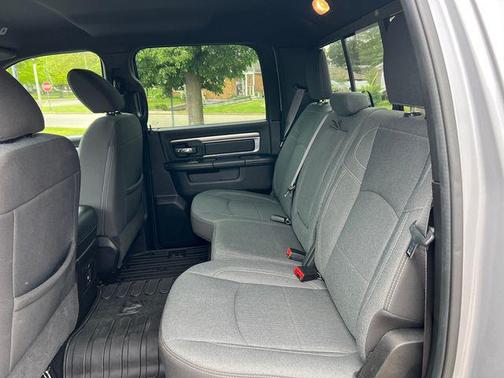 Billet Silver Metallic Clearcoat 2024 RAM 1500 Classic Warlock Crew Cab 4x4 5'7' Box