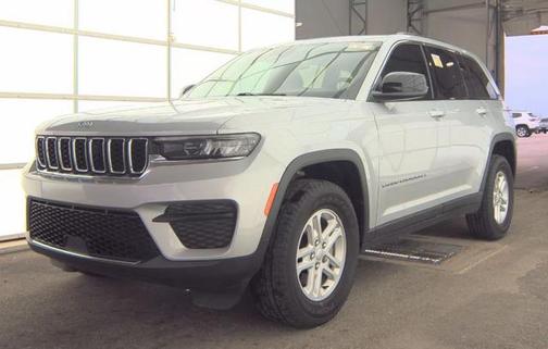 Silver Zynith 2023 Jeep Grand Cherokee Laredo