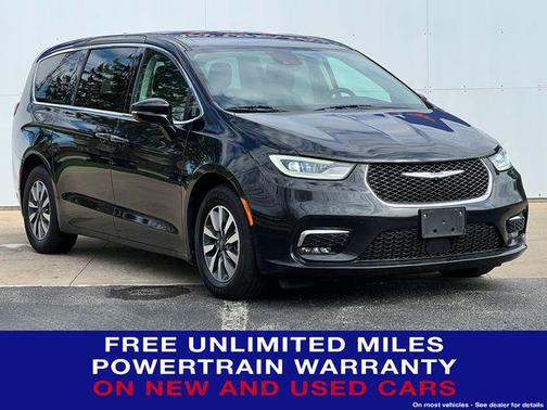 2024 Chrysler Pacifica Hybrid Select