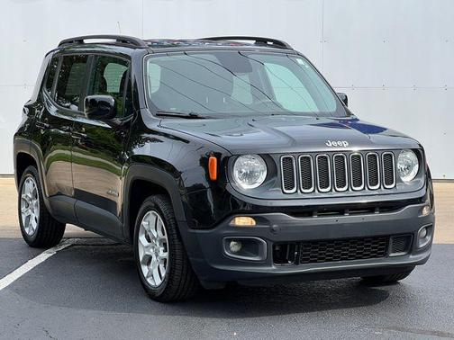 Black 2017 Jeep Renegade Latitude