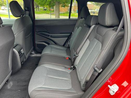 Red Hot Pearlcoat 2026 Jeep Cherokee Laredo