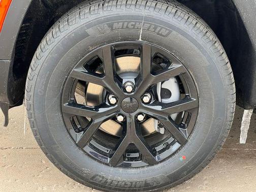 2026 Jeep Grand Cherokee Altitude