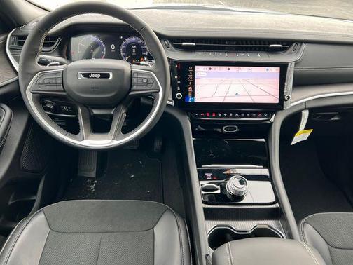 2026 Jeep Grand Cherokee Altitude