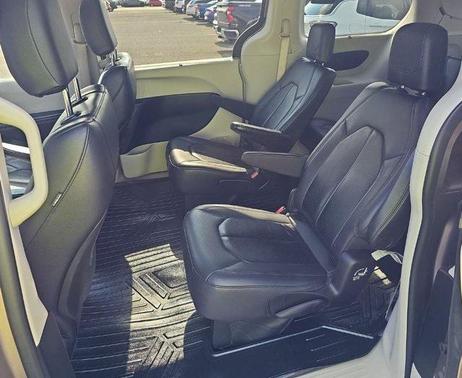 2018 Chrysler Pacifica Touring-L