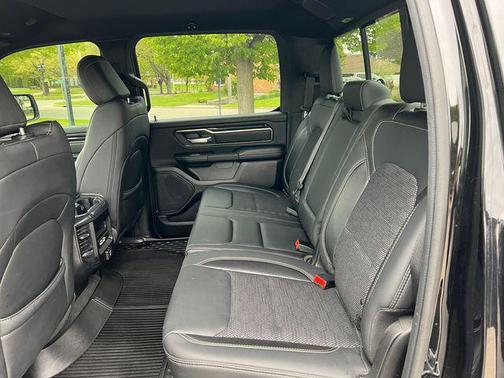 Diamond Black Crystal Pearlcoat 2019 RAM 1500 Rebel
