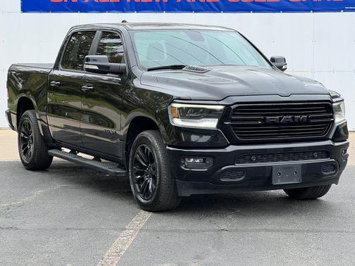Diamond Black Crystal Pearlcoat 2019 RAM 1500 Rebel
