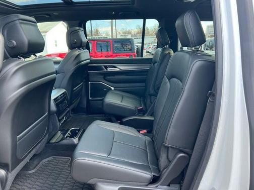 2026 Jeep Grand Wagoneer Upland 4x4