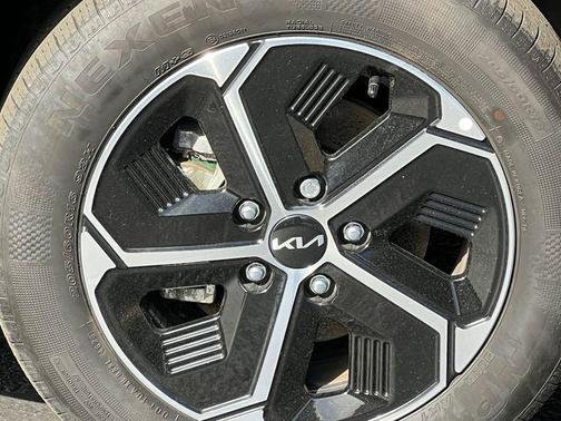 Aurora Black 2024 Kia Niro EX