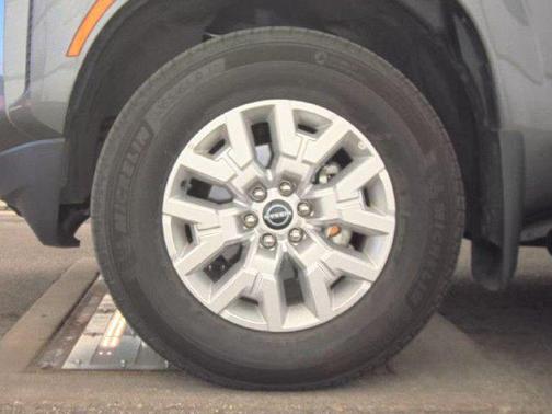 Gun Metallic 2024 Nissan Frontier SV