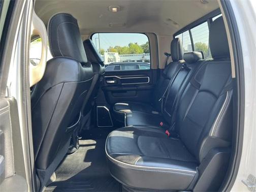 2022 RAM 2500 Laramie Crew Cab 4x4 6'4' Box