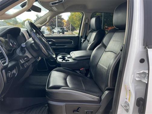 2022 RAM 2500 Laramie Crew Cab 4x4 6'4' Box