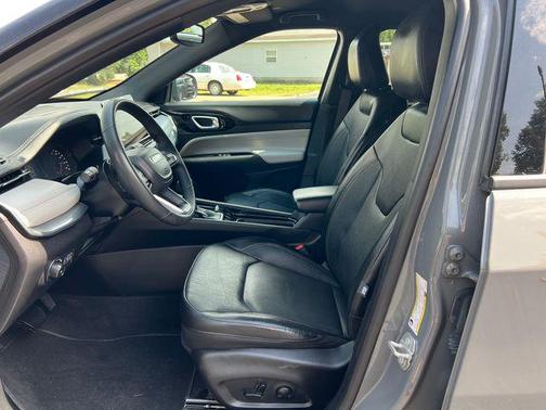 Sting-Gray Clearcoat 2023 Jeep Compass Limited
