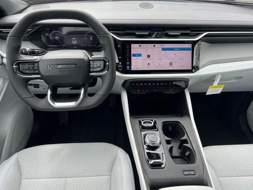 Sting-Gray Clearcoat 2026 Jeep Cherokee Laredo 4x4