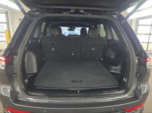 Baltic Gray Metallic Clearcoat 2024 Jeep Grand Cherokee Altitude