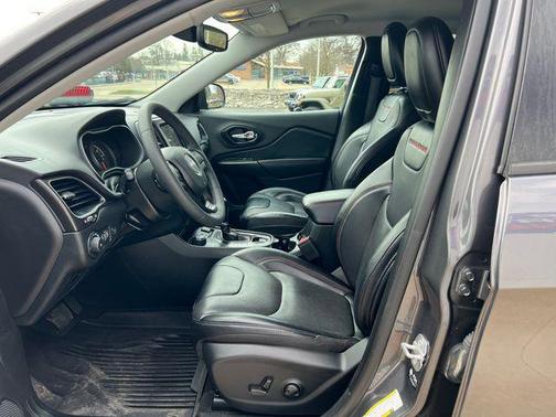 2022 Jeep Cherokee Trailhawk