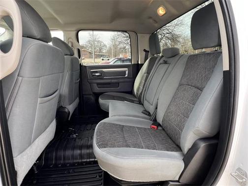 2019 RAM 1500 SLT