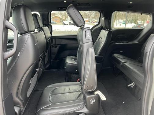 2020 Chrysler Pacifica L