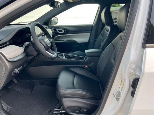 Bright White Clearcoat 2026 Jeep Compass Limited