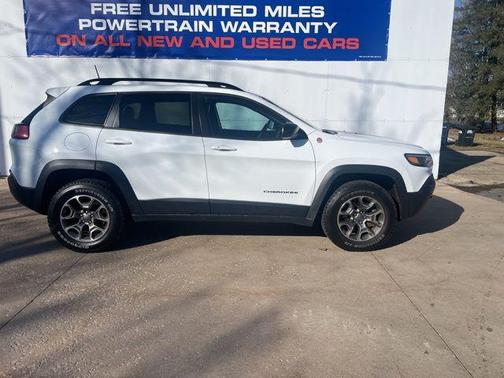 2022 Jeep Cherokee Trailhawk