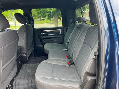Patriot Blue Pearlcoat 2024 RAM 1500 Classic Warlock Crew Cab 4x4 5'7' Box