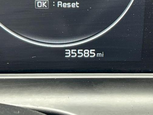 Snow White Pearl 2024 Kia Seltos S