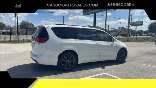 2020 Chrysler Pacifica Touring L