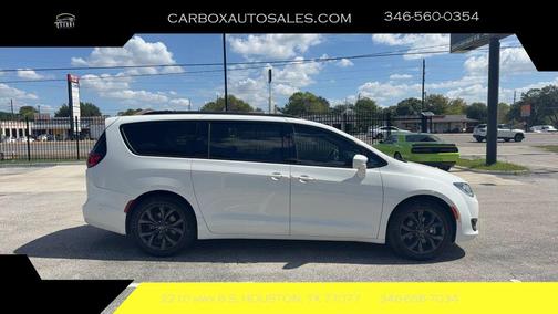 2020 Chrysler Pacifica Touring L